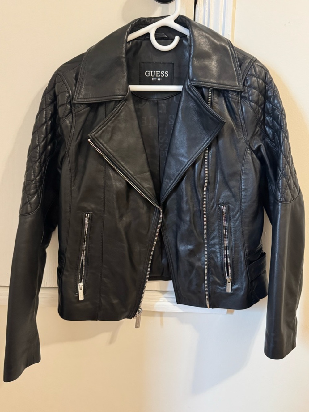 Size M GUESS Black Quilted-Shoulder Leather Biker Jacket